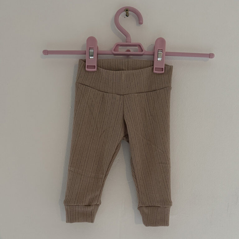 Bruin Jersey Broekje met Fijn Motiefje