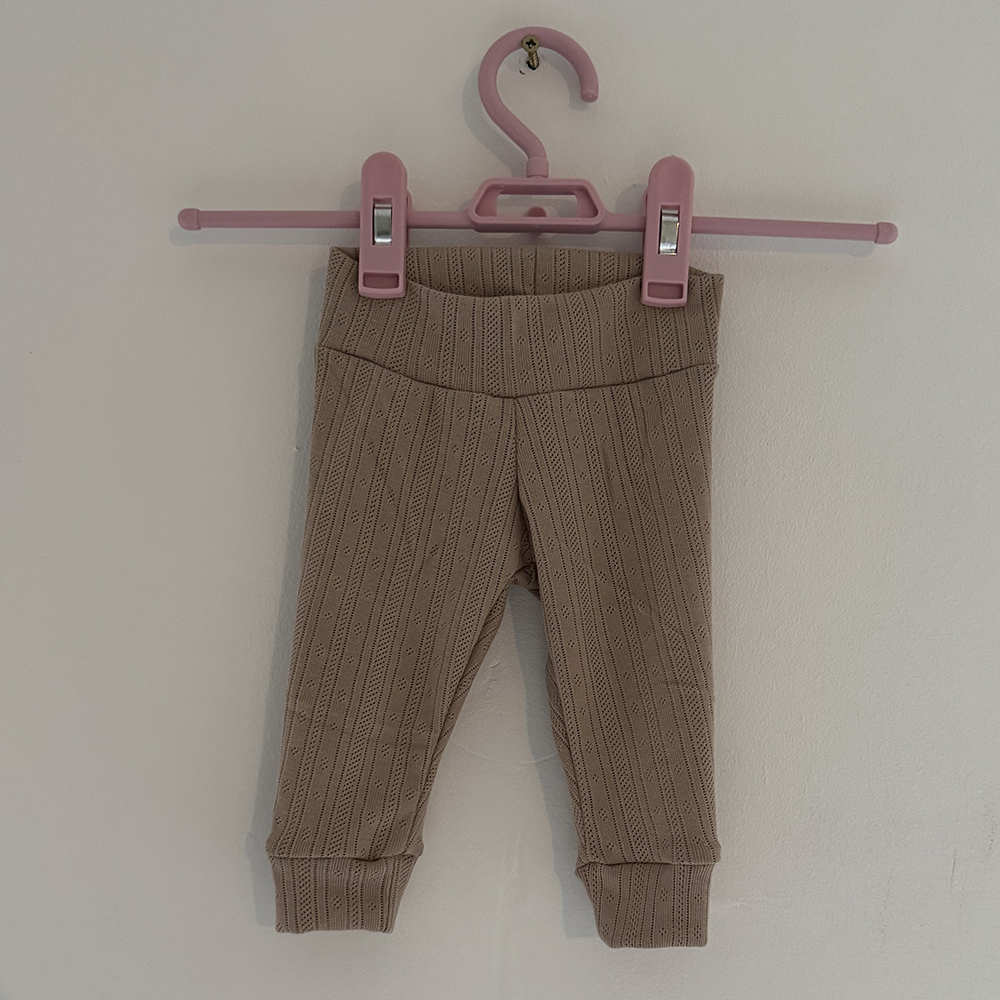 Bruin Jersey Broekje met Fijn Motiefje
