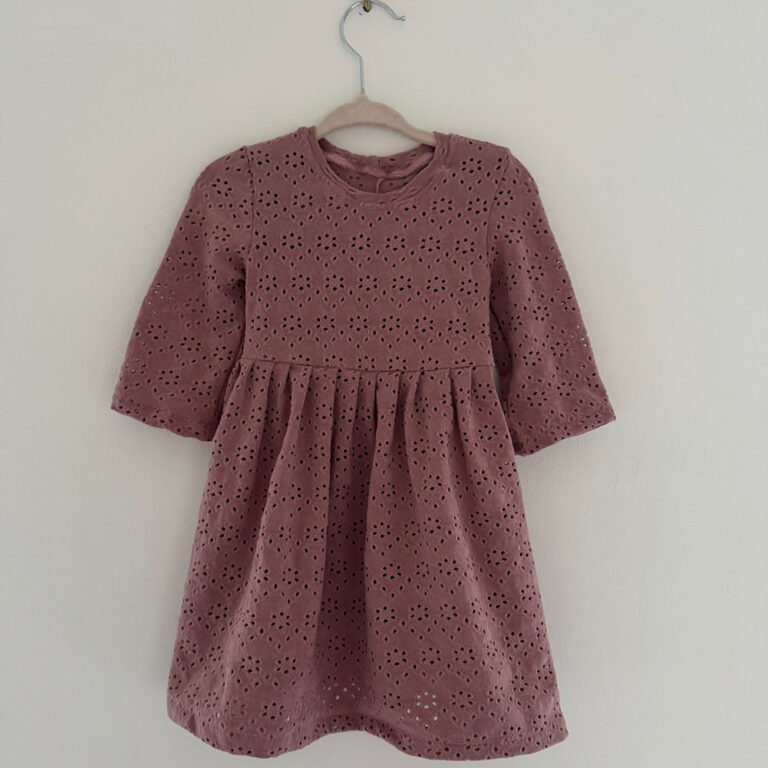 Zachte Broderie Jurk