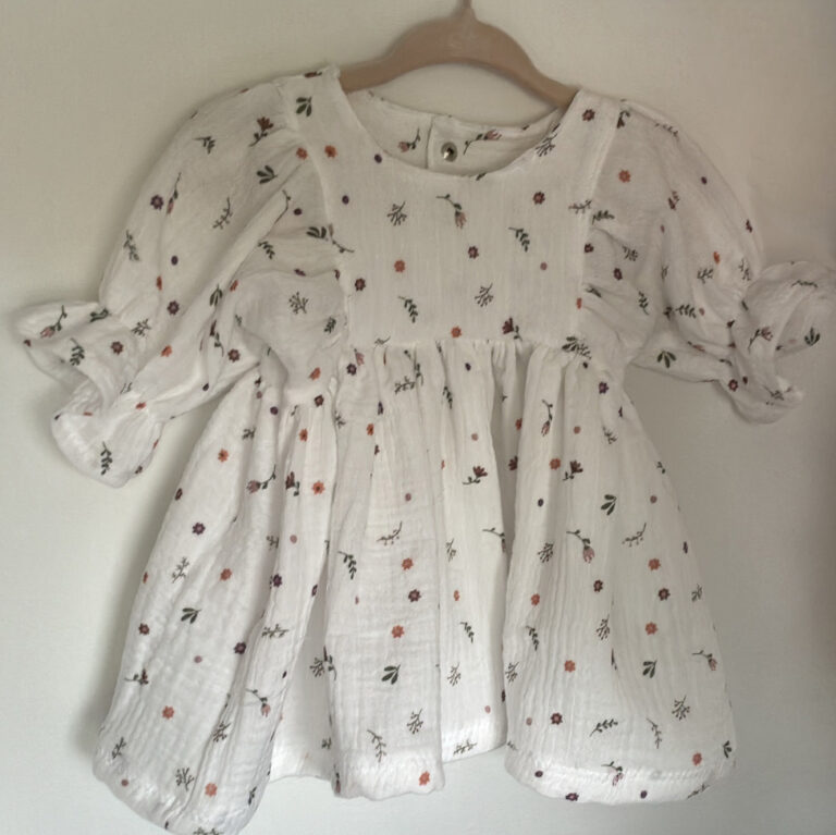 Bloemenjurkje met Pofmouwtjes